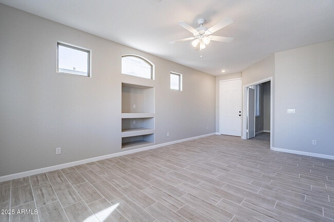 Building Photo - 12614 W Earll Dr