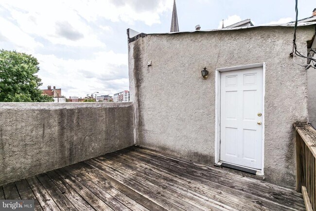 Building Photo - 931 S Hanover St