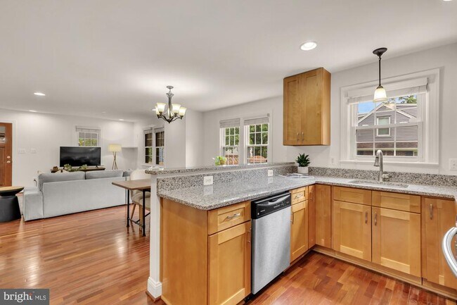 Building Photo - 8604 Woodlawn Ct