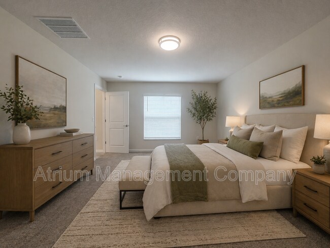 Building Photo - 327 Macarthur St