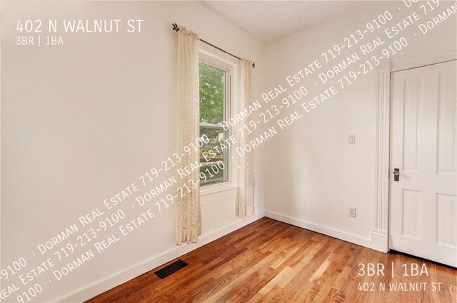 Building Photo - 402 N Walnut St