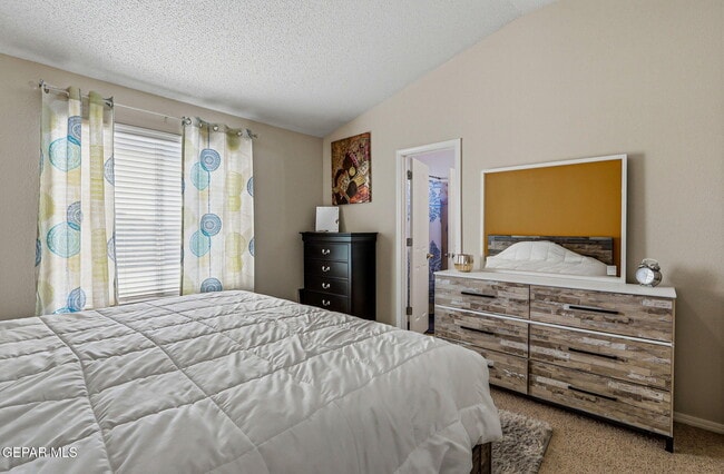 Building Photo - 14220 Firewood Dr