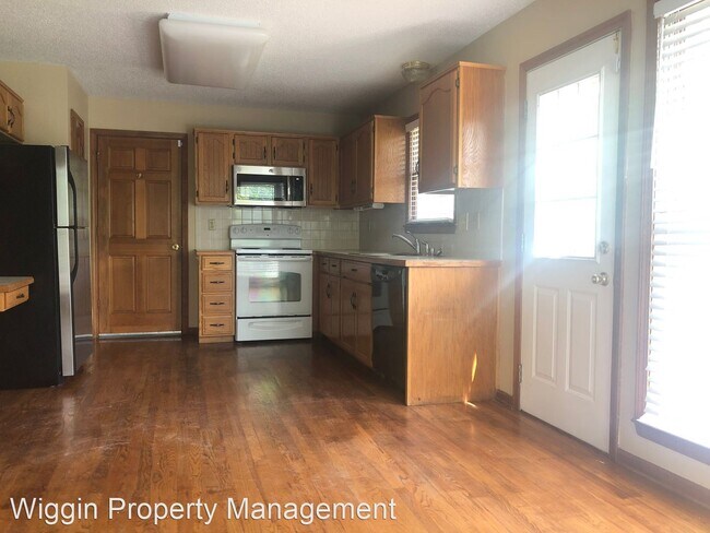 Building Photo - 4 br, 3.5 bath House - 709 Fawn Creek St