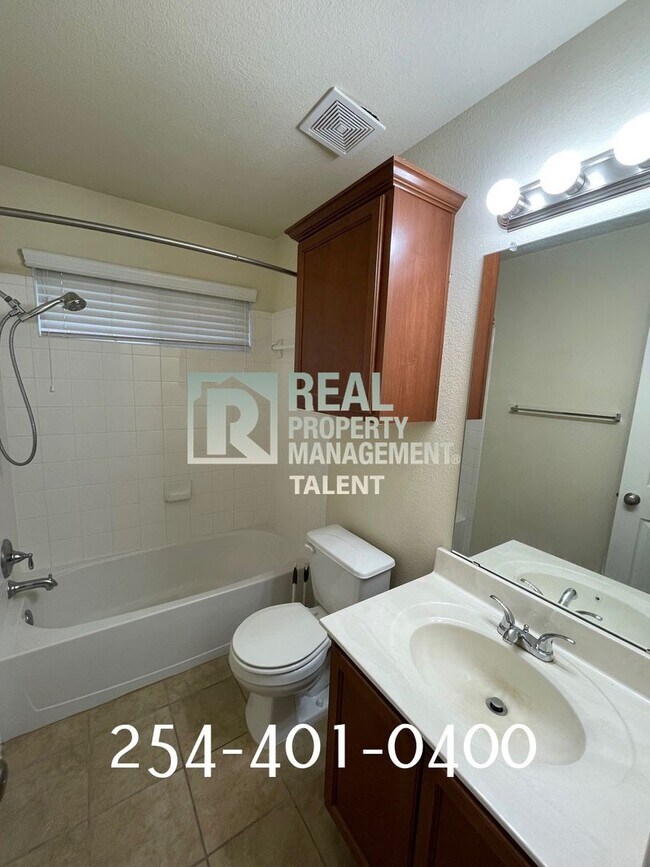 Building Photo - 3-bedroom, 2-bathroom home located  in Waco