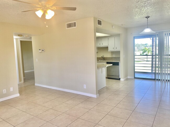 Building Photo - 4325 Oak Terrace Dr