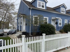 Building Photo - 834 Main St