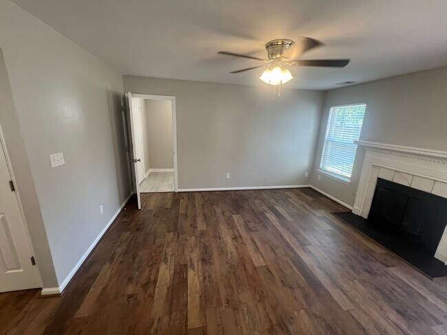 Building Photo - 5018 Huntclub Chase