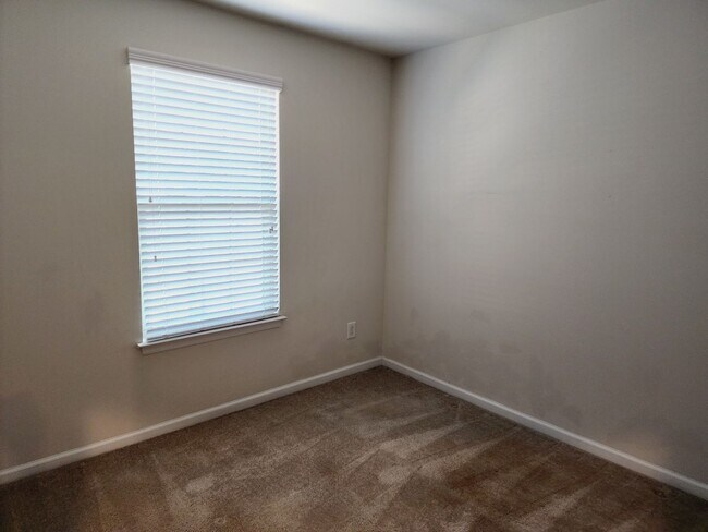 Building Photo - Plaza Midwood Townhome