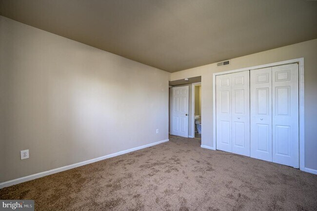 Building Photo - 7147 Donnell Pl