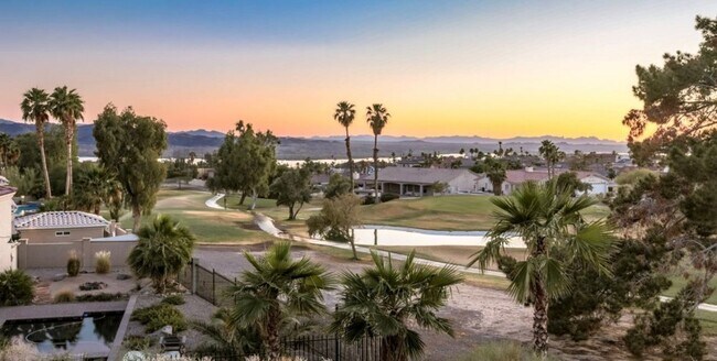 Building Photo - Golf Course Pool Home with 4 Bedrooms!