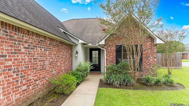 Building Photo - 12237 Spring Valley Dr