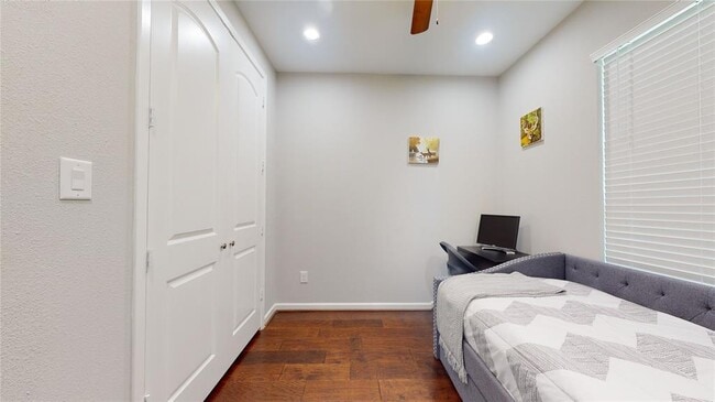 Building Photo - 1201 Northwood St