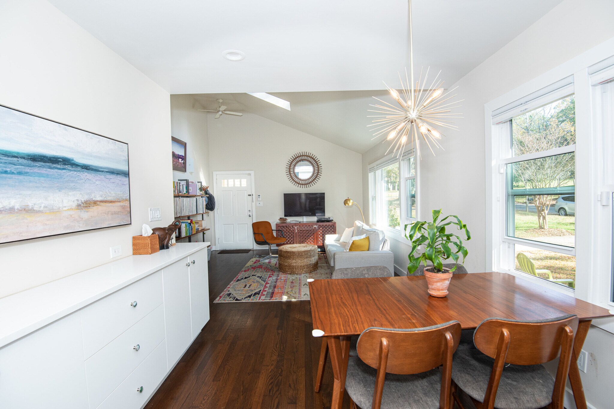 Building Photo - 1096 Oakfield Dr SE