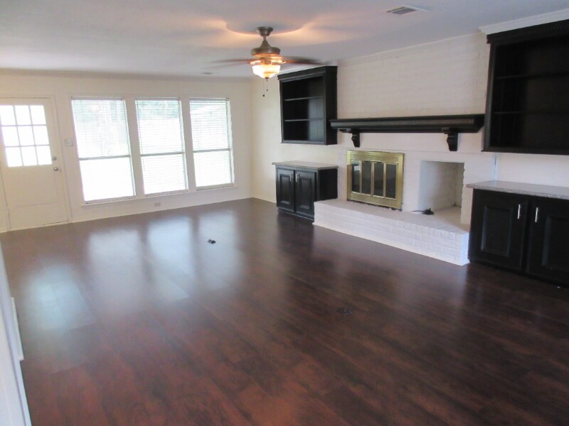 Building Photo - 17611 Fireside Dr