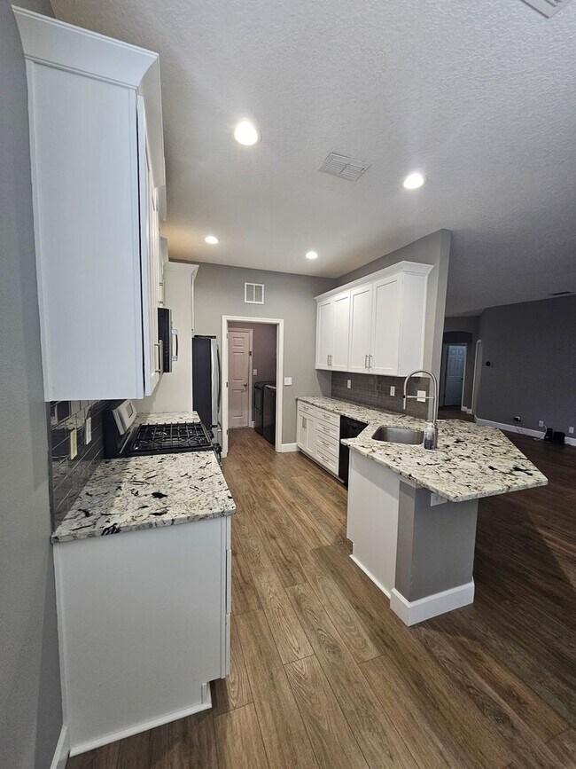Building Photo - Victoria Park 3 Bedroom Home in Deland