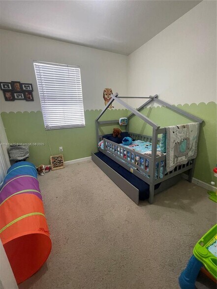 Building Photo - 9309 W 32nd Ln