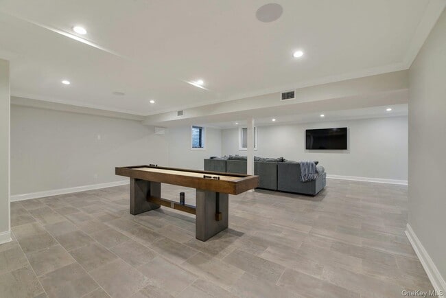 Building Photo - 165 Marine Pl