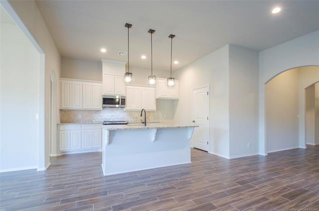 Building Photo - 4 bedroom home in Brighton Village