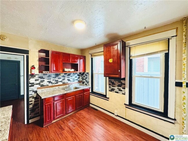 Building Photo - 637 N Penn St