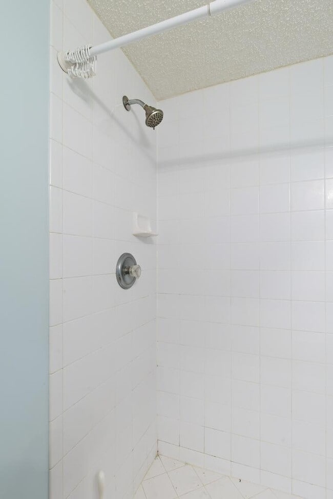 Building Photo - 13480 Gallant Fox Cir W