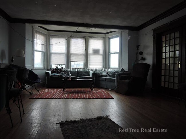 Building Photo - 1711 Commonwealth Ave