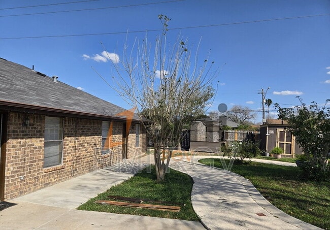 Building Photo - 2912 N 29th Ln