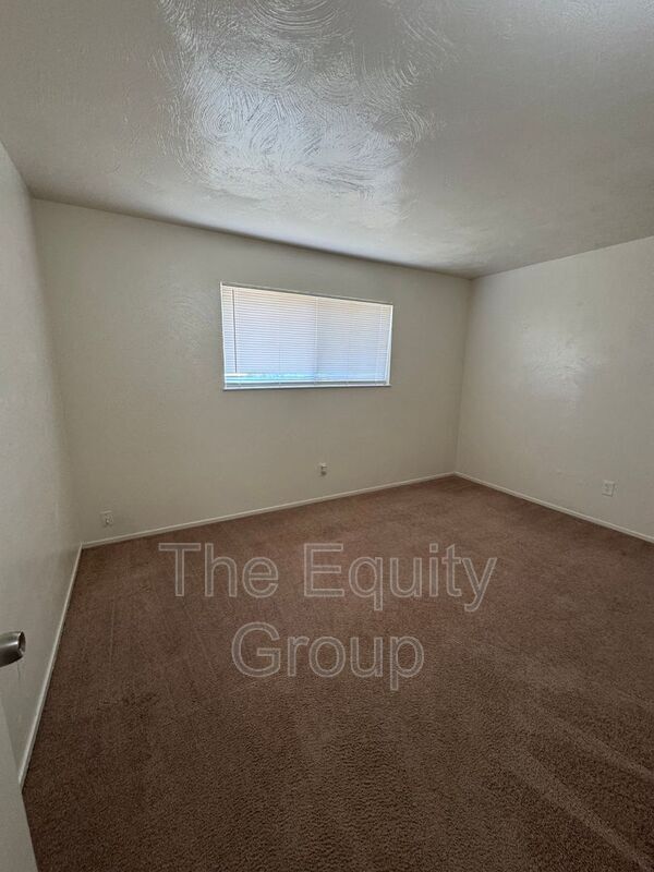 Building Photo - 5316 Avenue 280