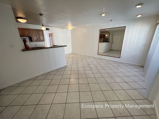 Building Photo - 2 Bedroom 1 Bathroom Apartment in Aurora