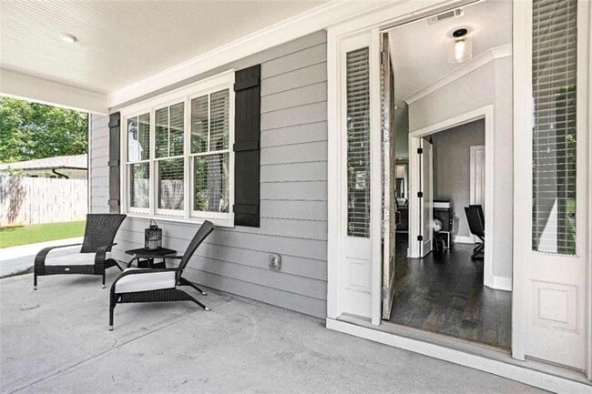 Building Photo - 510 Oak Dr