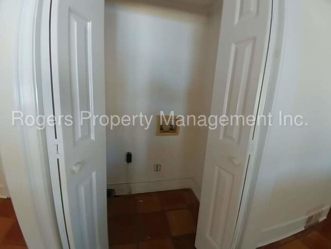 Building Photo - 1909 Marina Rd