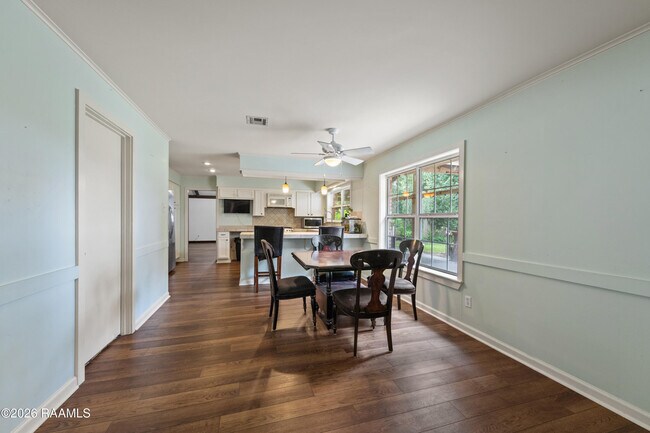 Building Photo - 140 Orangewood Dr