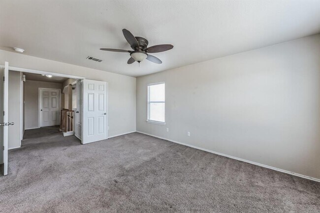 Building Photo - 1009 Gentry Dr