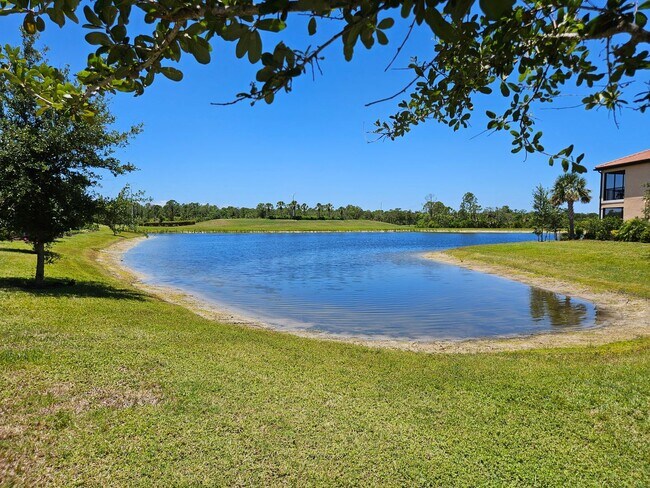 Building Photo - Seasonal Short-Term Sought after Sarasota National (Social Membership) with resort like Amenities!