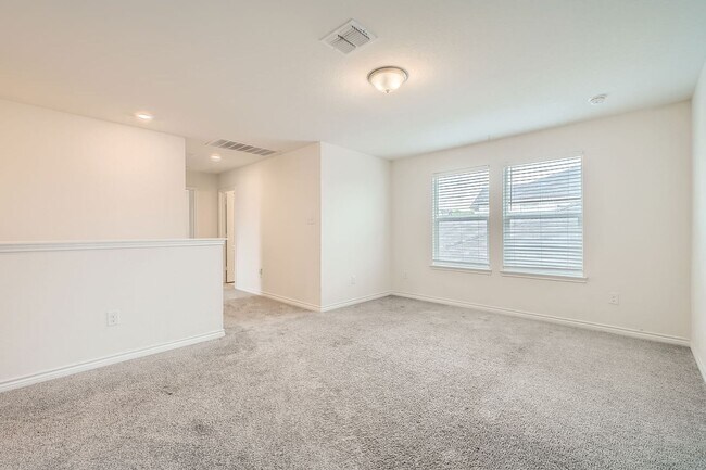 Building Photo - Convenient to Lackland!