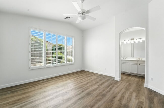 Building Photo - Fully Remodeled 2BR + Den in Trilogy at Po...