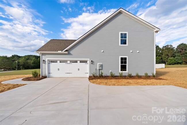 Building Photo - 820 N Rocky River Rd