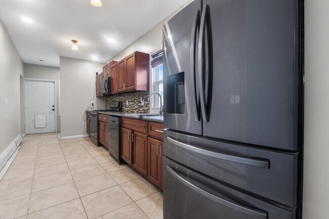 Building Photo - 271 Cator Ave