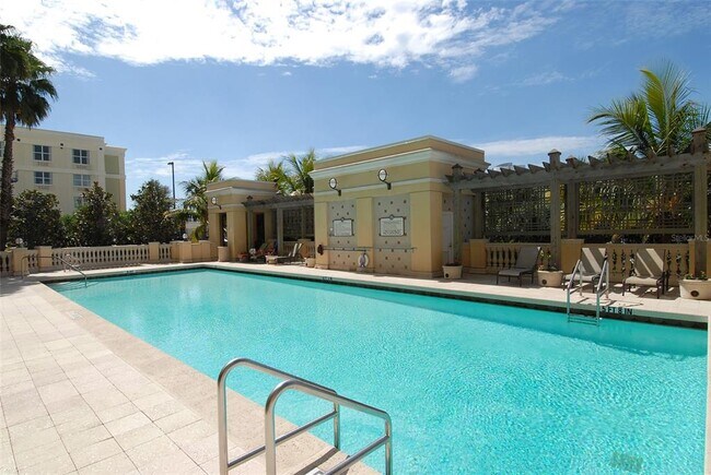 Building Photo - 750 N Tamiami Trl