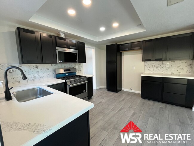 Building Photo - Stunning 4-Bedroom Remodeled Home for Rent...