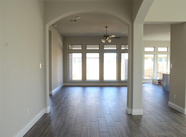 Building Photo - 10511 Forfar Ln