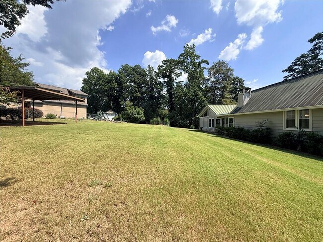 Building Photo - 6708 Bass Cir