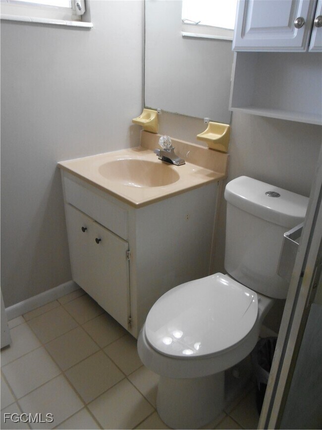 Building Photo - 241 Thistle Ct