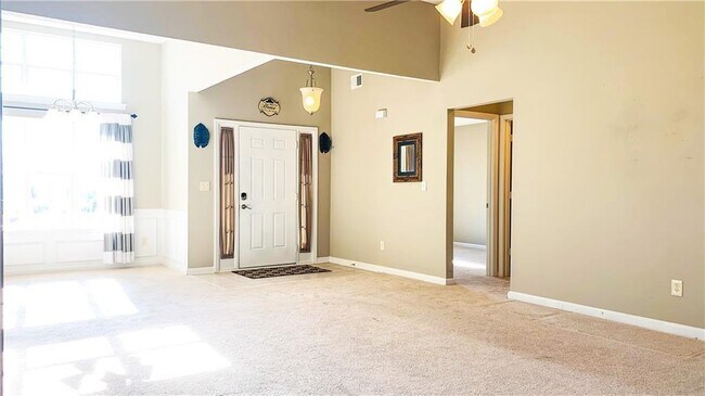 Building Photo - 4445 Scotland Ct SW