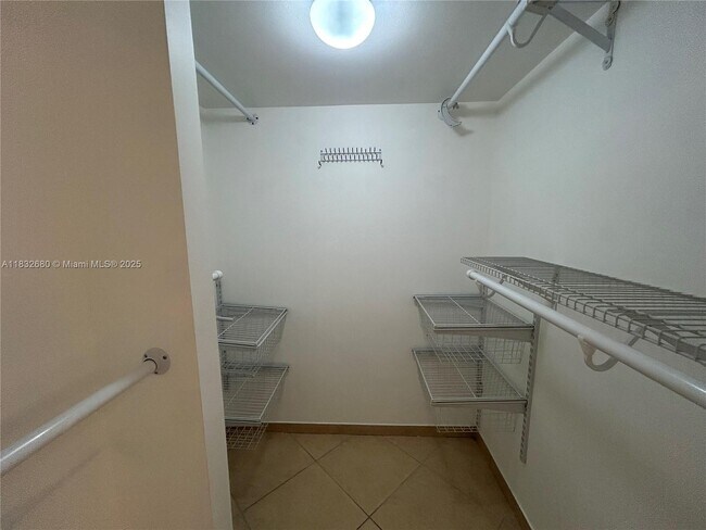 Building Photo - 20335 W Country Club Dr