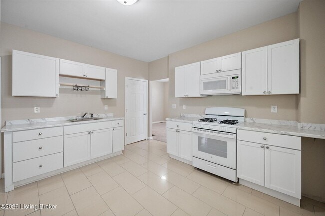 Building Photo - 343 S 42nd St