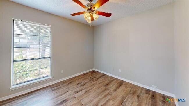 Building Photo - 1813 Sundown Dr