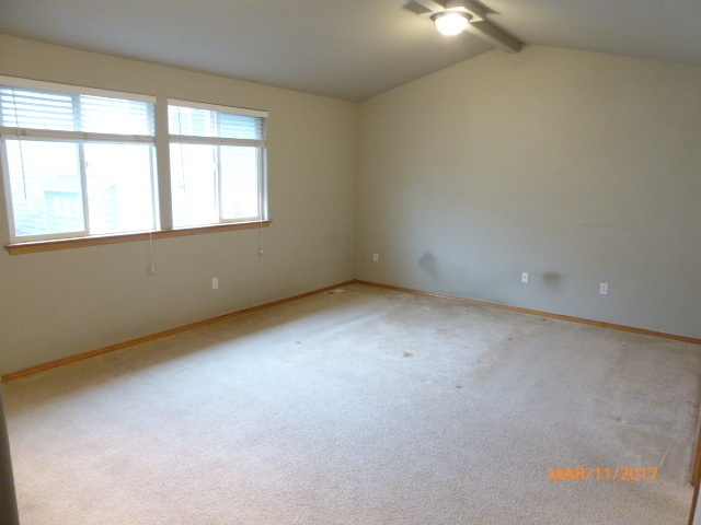 Building Photo - Beautiful 4 Bed 2.5 Bath Home in Mill Creek
