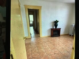 Building Photo - 175 Sheridan Ave