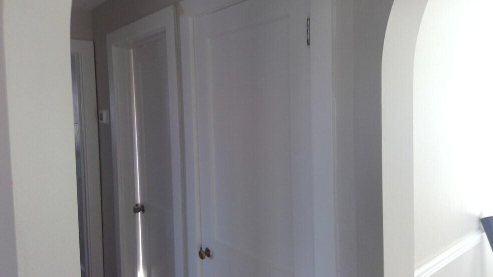 Building Photo - 1240 Manor St