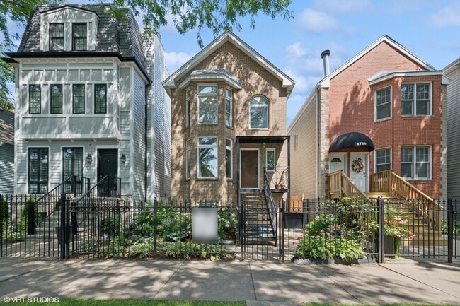 Primary Photo - 1730 W Barry Ave